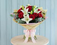 Букет цветов из:  Лилии и Розы в Дальнем Константиново