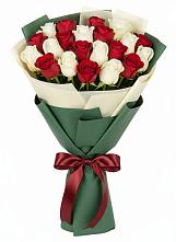Букет Микс из красных и белых роз в Дальнем Константиново