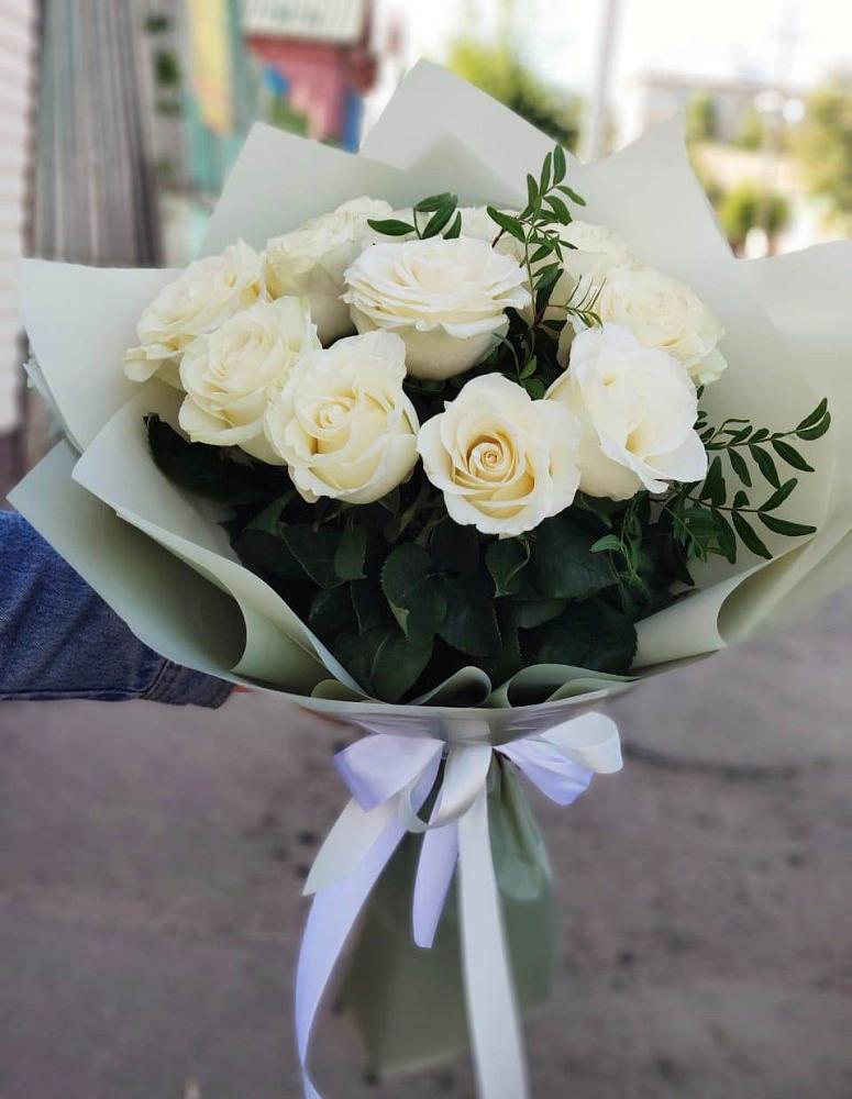 Букет Белые розы Проуд в Дальнем Константиново