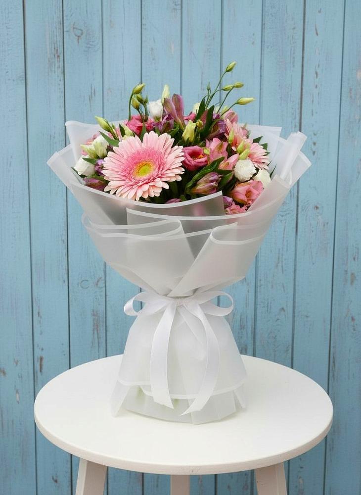 Букет цветов из: Герберы, Альстромерии и Лизиантусы в Дальнем Константиново