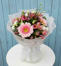 Букет цветов из:  Герберы, Альстромерии и Лизиантусы в Дальнем Константиново